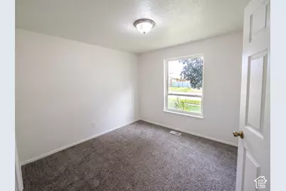 1386 S 1250 E, Clearfield, UT 84015 - Photo 8