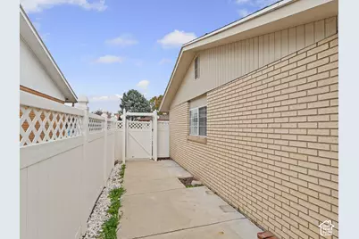 3339 W Meadowbrook Cir S, West Valley, UT 84119 - Photo 38