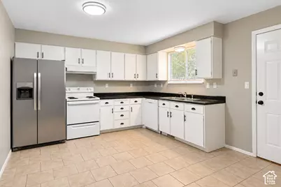 262 E 8375 S, Sandy, UT 84070 - Photo 8