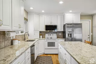 136 W Hidden Hollow Cir, Orem, UT 84058 - Photo 10