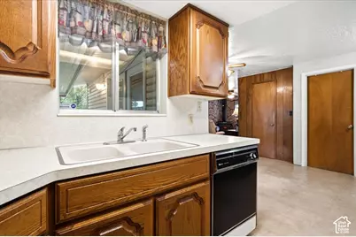 268 W 550 N, Clearfield, UT 84015 - Photo 8