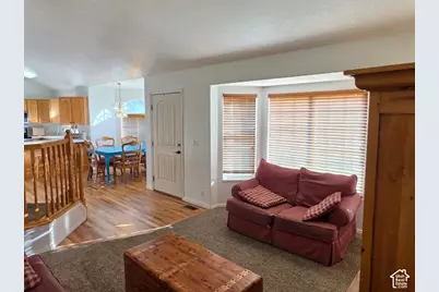 1643 Lewis and Clark Dr, Centerville, UT 84014 - Photo 2