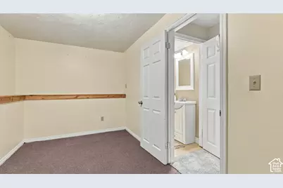 102 E 1150 N, Layton, UT 84041 - Photo 18