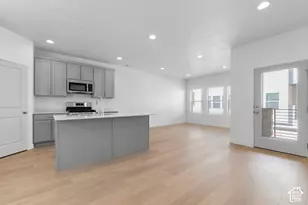 576 N Buffalo Grass Ln, Lindon, UT 84042 - Photo 6