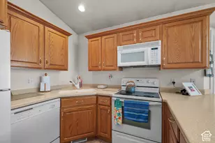 473 E Green Haven Dr E, Midvale, UT 84047 - Photo 12