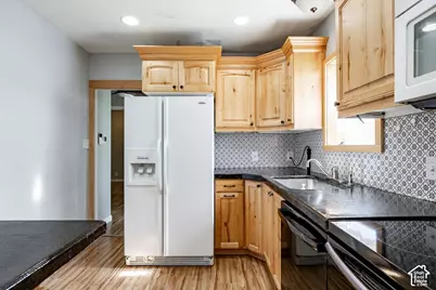 605 E Adams St, Layton, UT 84041 - Photo 4