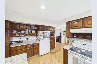 352 W 1115 N, Sunset, UT 84015 - Photo 6