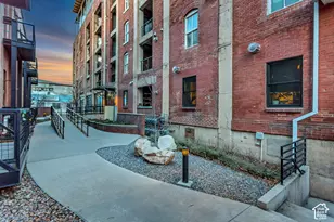 328 W 200 S, Salt Lake City, UT 84101 - Photo 28