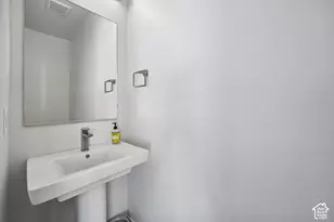 765 N 400 W, Salt Lake City, UT 84103 - Photo 12
