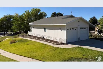 4527 Forest Green Dr, Ogden, UT 84403 - Photo 4