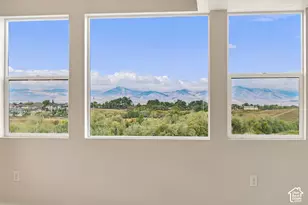 8503 S Iris Lumi Ln W, Midvale, UT 84047 - Photo 12