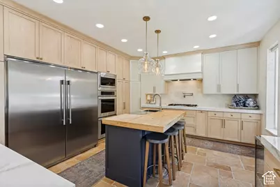 2047 E Candle Tree Cv S, Sandy, UT 84092 - Photo 16