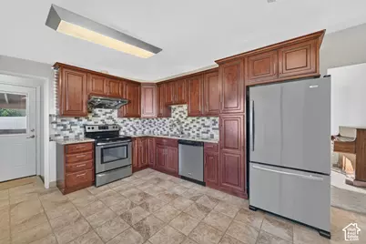 447 E 550 S, Bountiful, UT 84010 - Photo 8