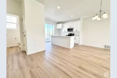 1650 N Main St, Layton, UT 84041 - Photo 4