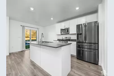 1353 S Fox Run Ave, Santaquin, UT 84655 - Photo 4