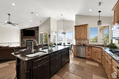 323 W 4300 N, Pleasant View, UT 84414 - Photo 14