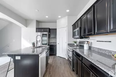327 N 680 E, Vineyard, UT 84058 - Photo 4