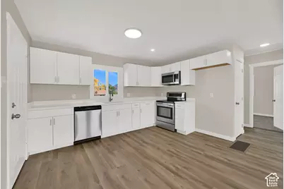 560 W 5000 S, Washington Terrace, UT 84405 - Photo 8