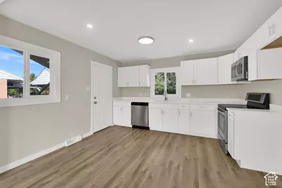 560 W 5000 S, Washington Terrace, UT 84405 - Photo 10