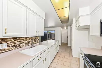 1005 Eastgate Rd, Murray, UT 84117 - Photo 2