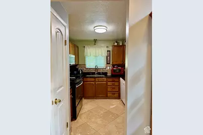 599 N 700 W, Clearfield, UT 84015 - Photo 14