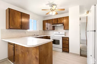 5250 W Begonia Cir, West Jordan, UT 84081 - Photo 8