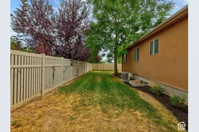 1013 W 250 N, Clearfield, UT 84015 - Photo 4