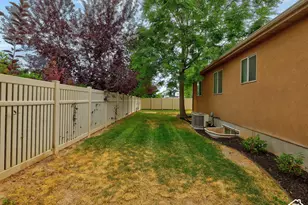 1013 W 250 N, Clearfield, UT 84015 - Photo 4