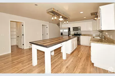 1013 W 250 N, Clearfield, UT 84015 - Photo 12