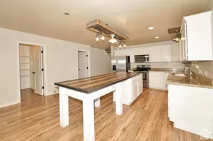 1013 W 250 N, Clearfield, UT 84015 - Photo 12