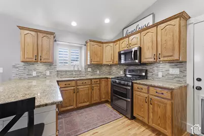 477 E 1050 N, Springville, UT 84663 - Photo 8
