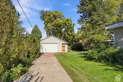 6058 S Linden Way, Holladay, UT 84121 - Photo 12