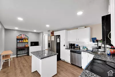 574 W 1950 N, Clinton, UT 84015 - Photo 4