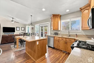 11192 S Crescent Vista Ln W, Sandy, UT 84070 - Photo 14