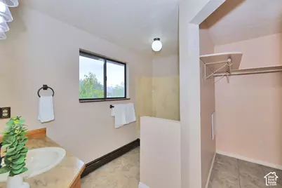 8489 S 2700 W, West Jordan, UT 84088 - Photo 32
