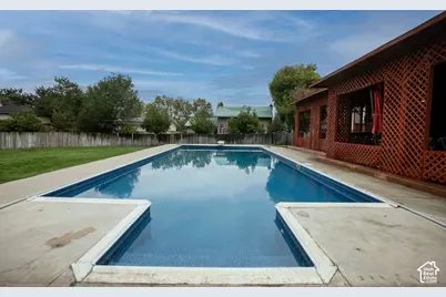 9650 S Buttonwood Dr E, Sandy, UT 84092 - Photo 2
