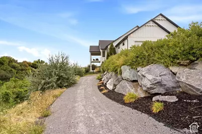2522 E Thurston Ln, Layton, UT 84040 - Photo 6