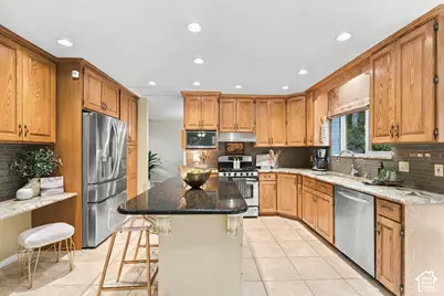 2957 E Lostwood Dr, Sandy, UT 84092 - Photo 14