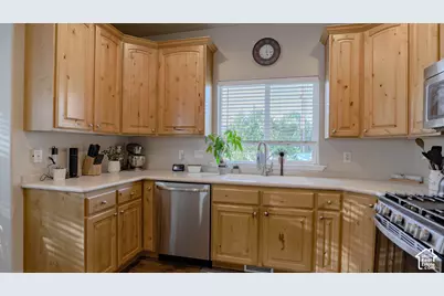 3175 N 700 E, Lehi, UT 84043 - Photo 18