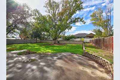 8012 S Bueno Vista Dr, West Jordan, UT 84088 - Photo 34
