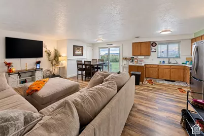 1984 W 3775 S, Roy, UT 84067 - Photo 4
