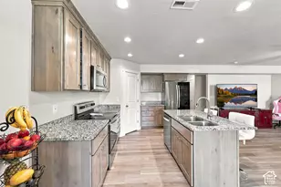 936 N Center St, Santaquin, UT 84655 - Photo 12