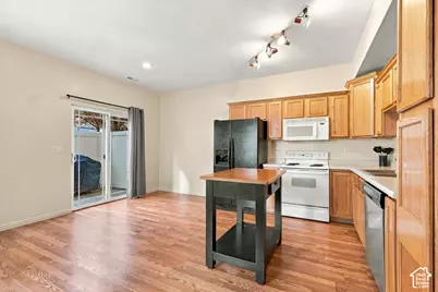 6678 S Pines Point Way, West Jordan, UT 84084 - Photo 10