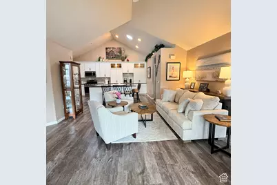 1085 E 470 N #B, Lehi, UT 84043 - Photo 8
