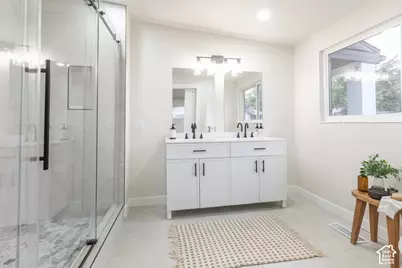 6231 S 2275 E, Holladay, UT 84121 - Photo 8