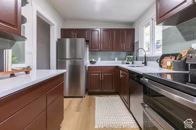 6231 S 2275 E, Holladay, UT 84121 - Photo 16