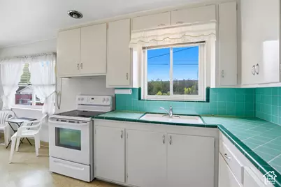 1519 N 400 W, Bountiful, UT 84010 - Photo 12
