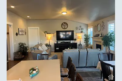 12917 S Sandy Slope Cir W, Riverton, UT 84065 - Photo 4