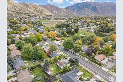 1233 E Center St, Springville, UT 84663 - Photo 30