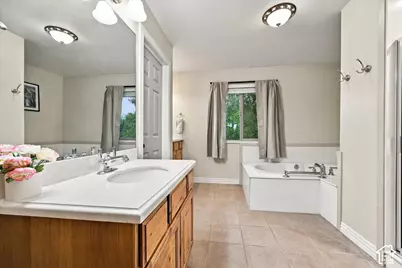445 S Sunset Dr, Kaysville, UT 84037 - Photo 16